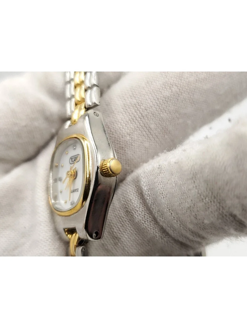 Tozai Quartz Women Watch Two-Tone White Dial Adjustable Band 18mm